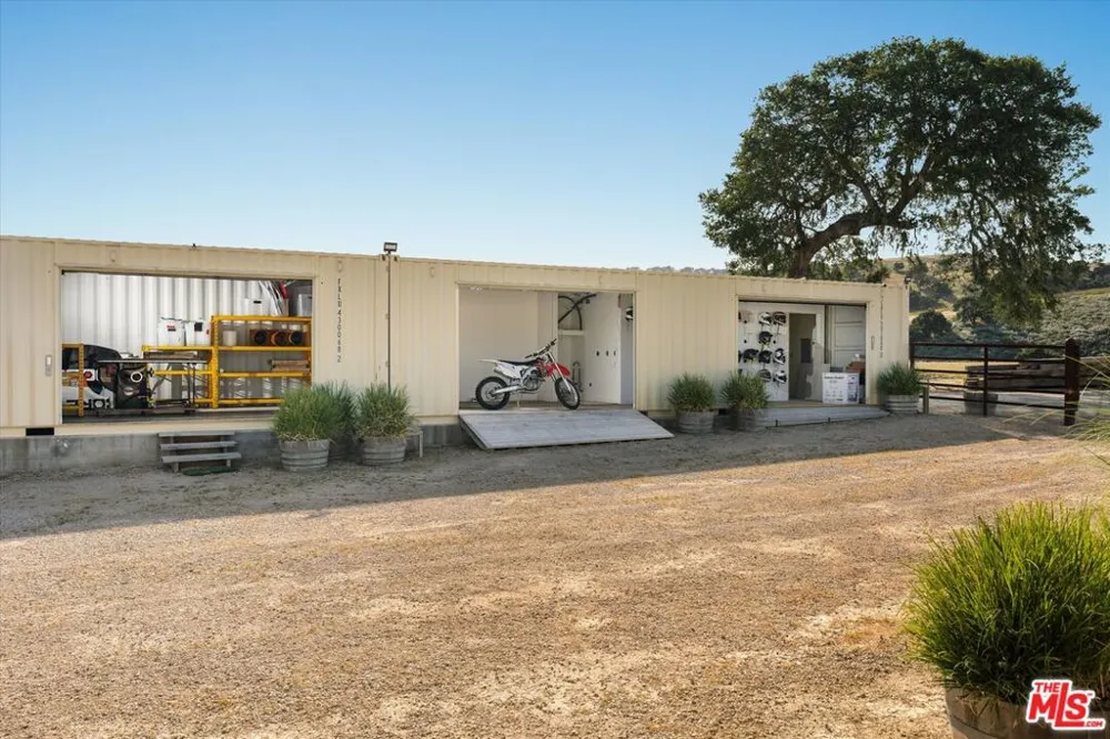 2551 Hwy 101 Buellton, CA 93427
