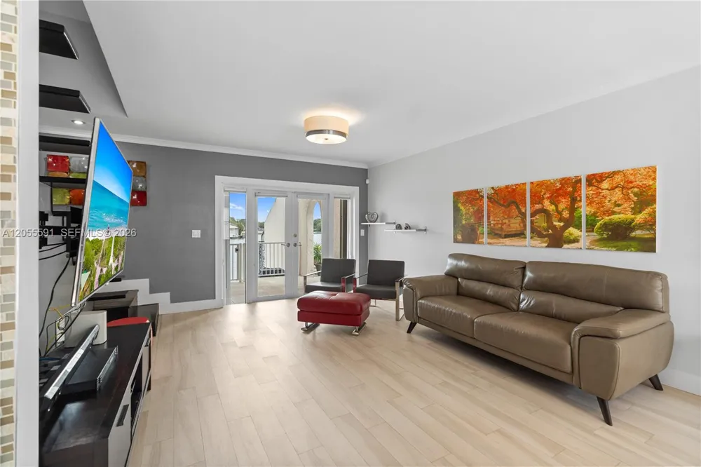 7282 Jacaranda Ln Miami Lakes, FL 33014
