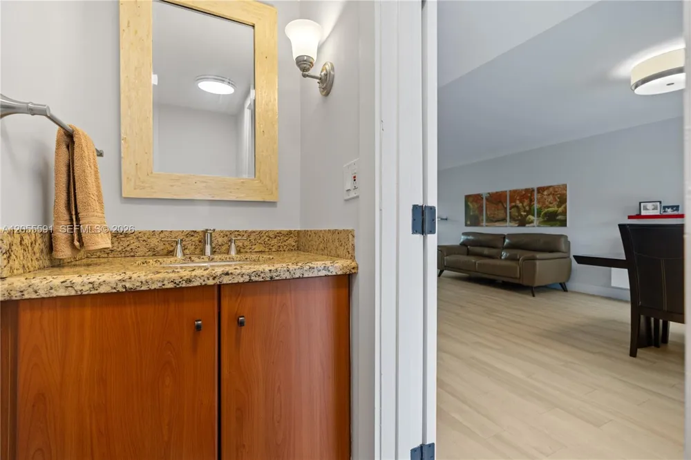 7282 Jacaranda Ln Miami Lakes, FL 33014