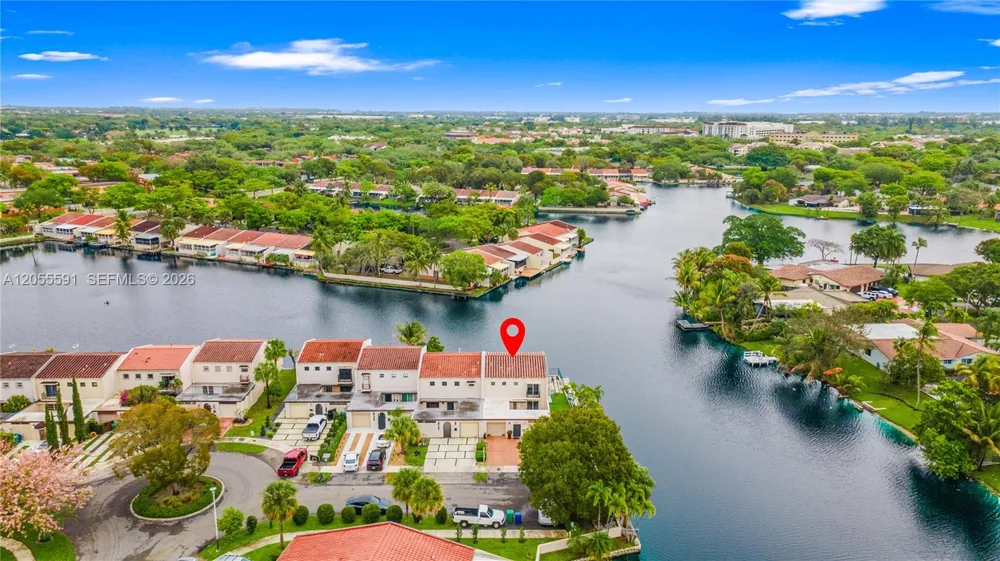 7282 Jacaranda Ln Miami Lakes, FL 33014