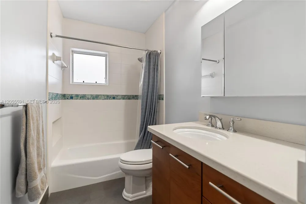 7282 Jacaranda Ln Miami Lakes, FL 33014
