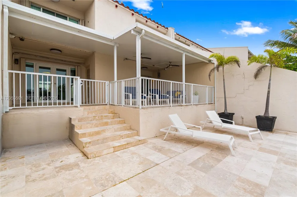 7282 Jacaranda Ln Miami Lakes, FL 33014