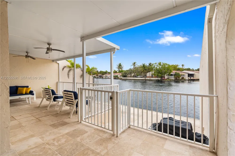 7282 Jacaranda Ln Miami Lakes, FL 33014