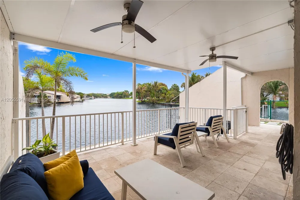 7282 Jacaranda Ln Miami Lakes, FL 33014