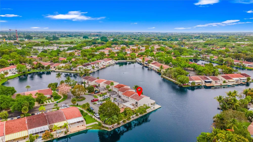 7282 Jacaranda Ln Miami Lakes, FL 33014