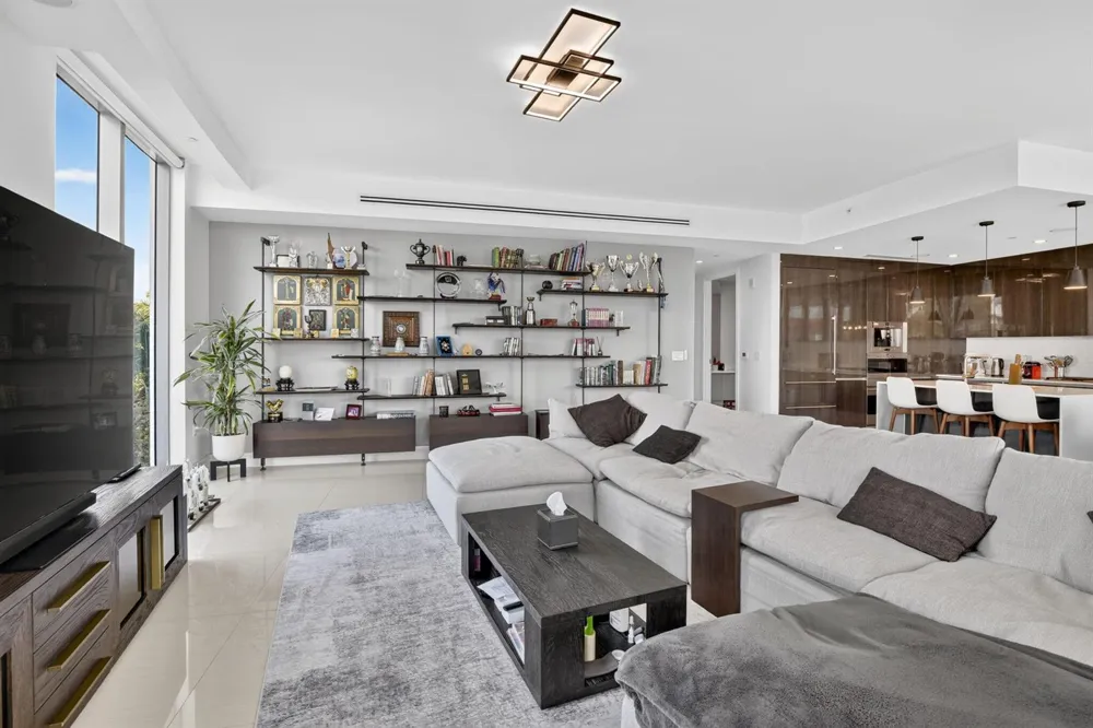 3250 NE 188th Street #201 Aventura, FL 33180