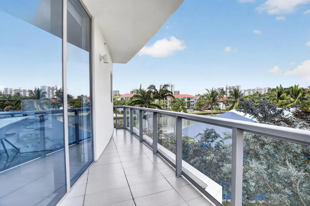 3250 NE 188th Street #201 Aventura, FL 33180