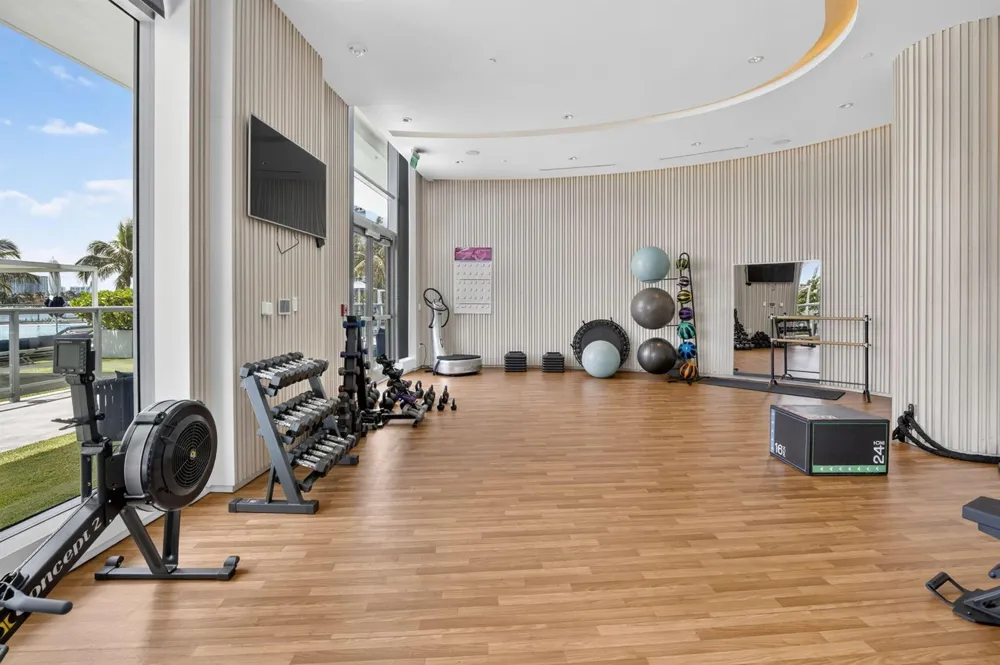 3250 NE 188th Street #201 Aventura, FL 33180