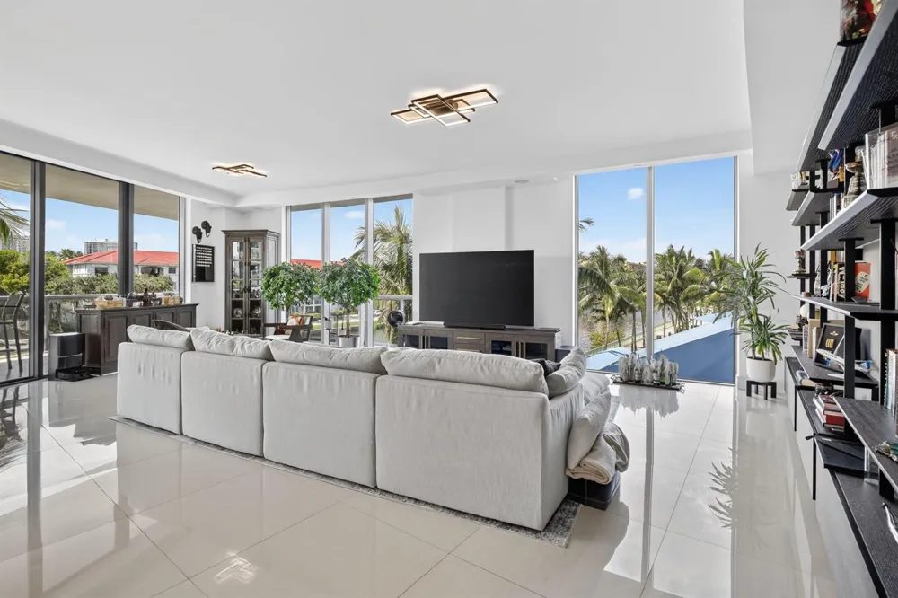 3250 NE 188th Street #201 Aventura, FL 33180