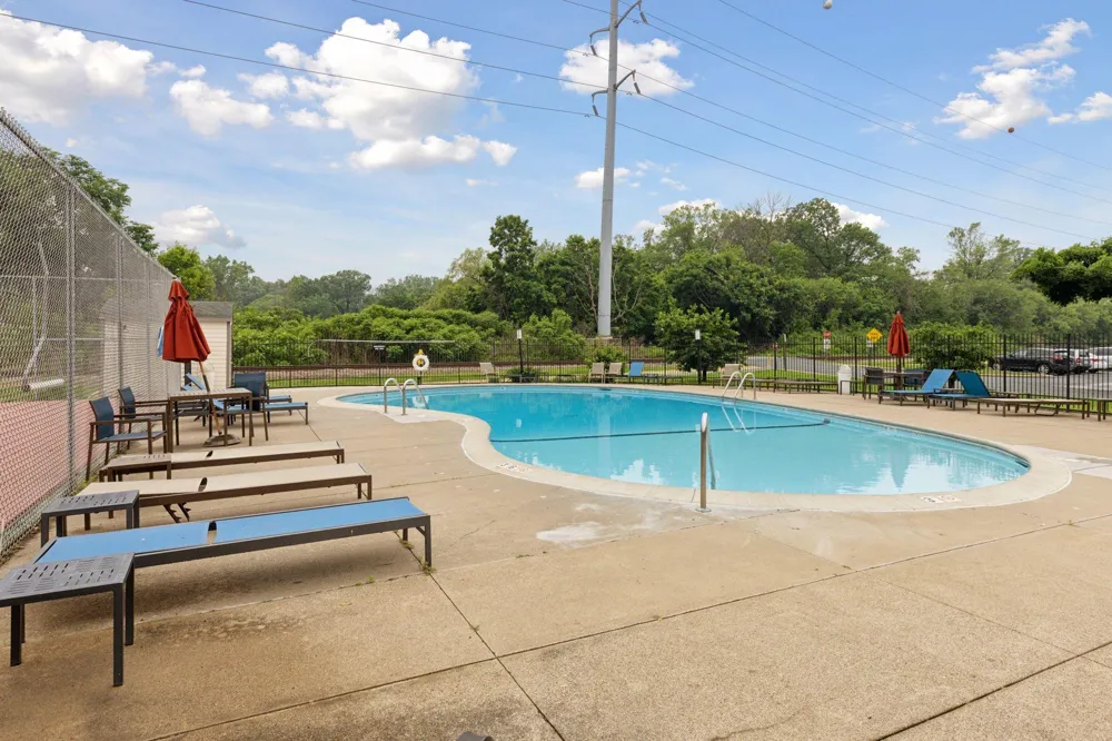 1304 W Medicine Lake Drive #320 Plymouth, MN 55441