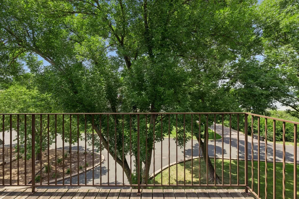 1304 W Medicine Lake Drive #320 Plymouth, MN 55441