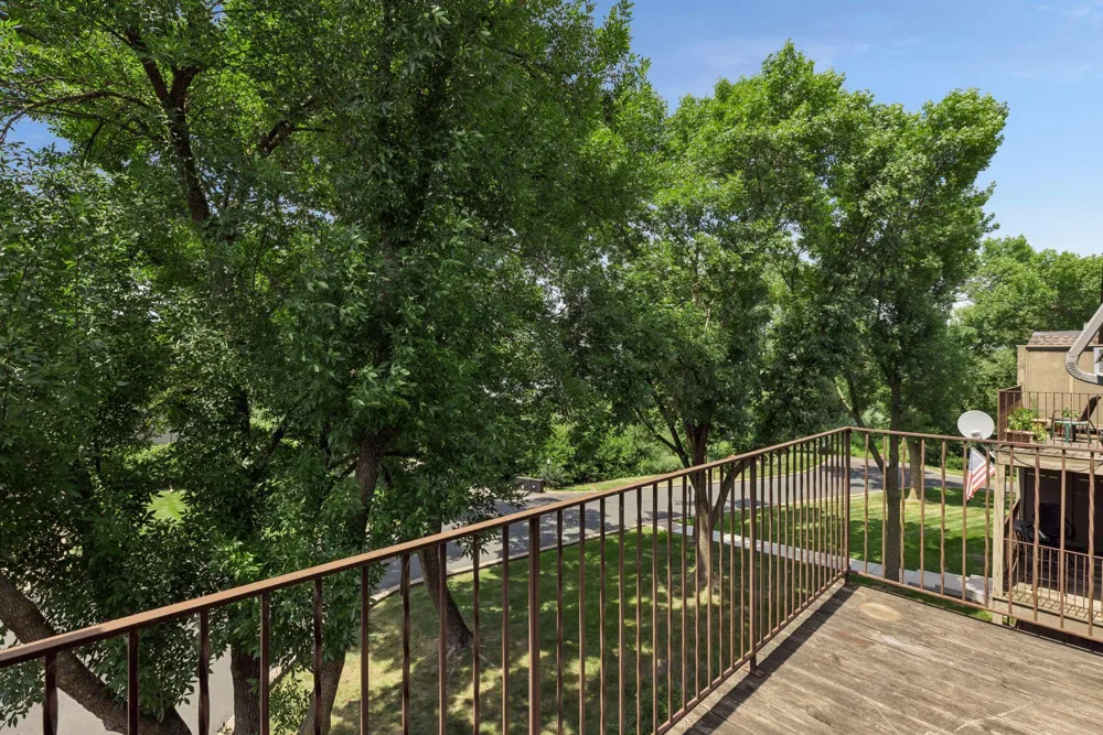 1304 W Medicine Lake Drive #320 Plymouth, MN 55441