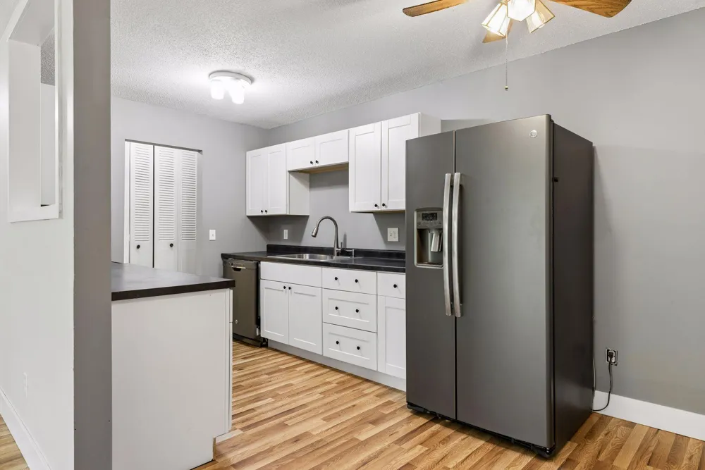 1304 W Medicine Lake Drive #320 Plymouth, MN 55441
