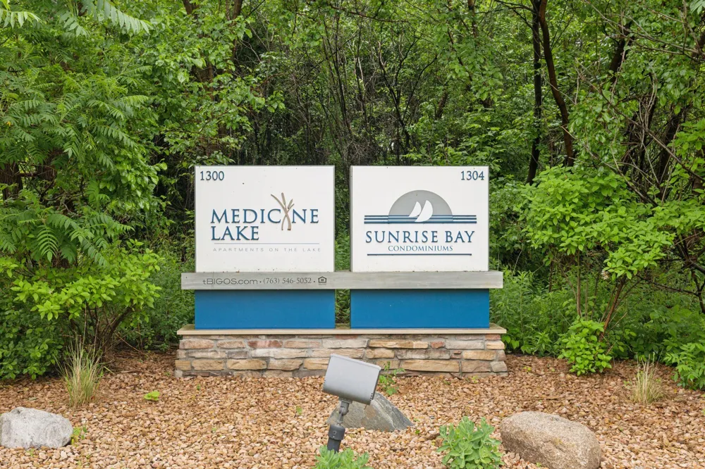 1304 W Medicine Lake Drive #320 Plymouth, MN 55441