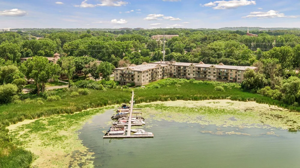 1304 W Medicine Lake Drive #320 Plymouth, MN 55441