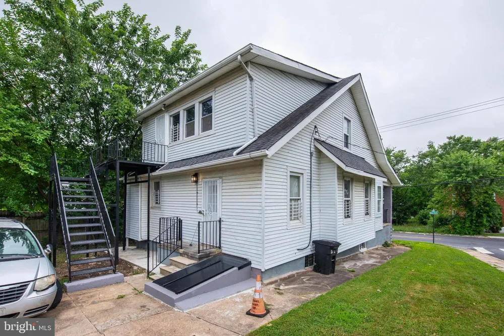 3300 HAMILTON AVENUE Baltimore, MD 21214