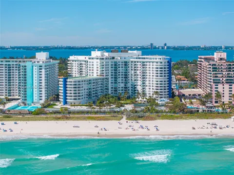 5151 Collins Ave #1420
