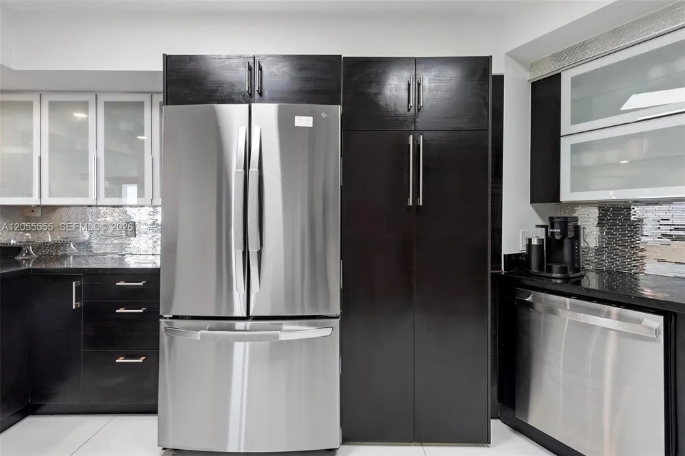 5151 Collins Ave #1420 Miami Beach, FL 33140