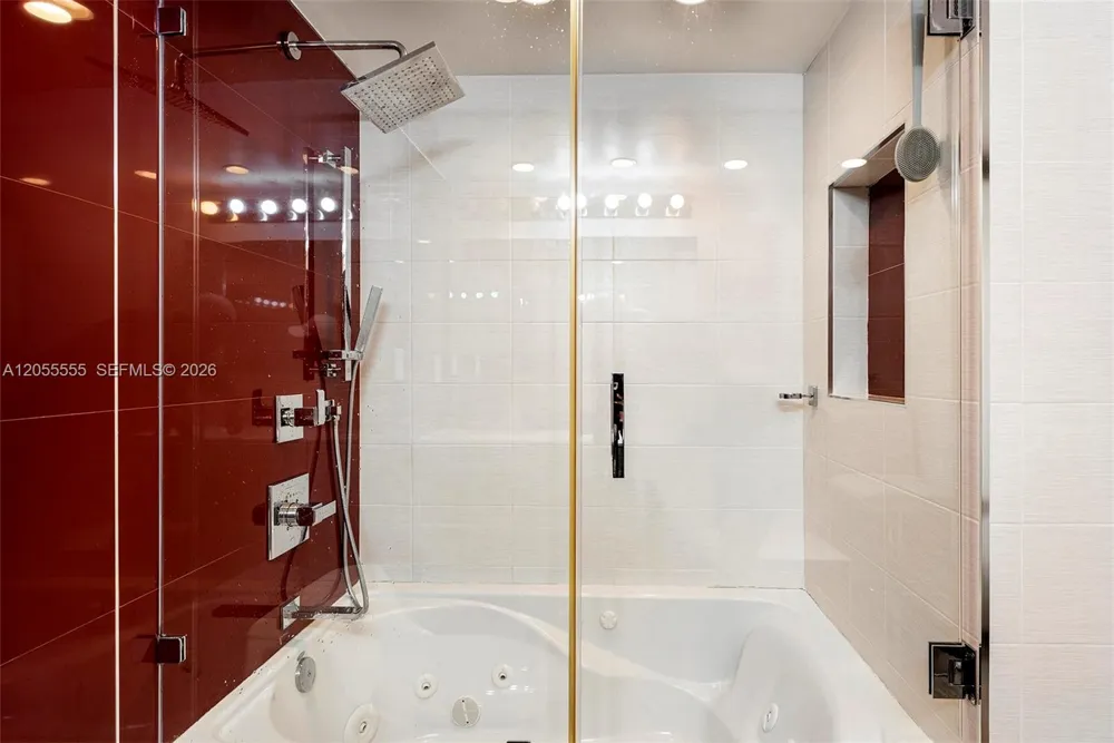 5151 Collins Ave #1420 Miami Beach, FL 33140