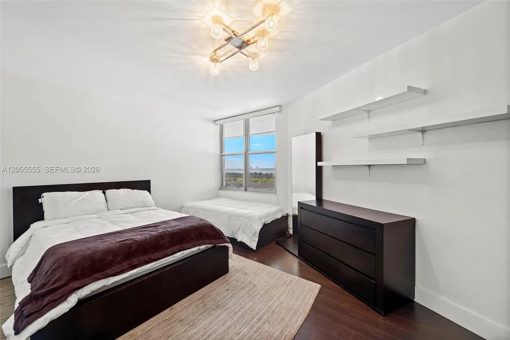 5151 Collins Ave #1420 Miami Beach, FL 33140