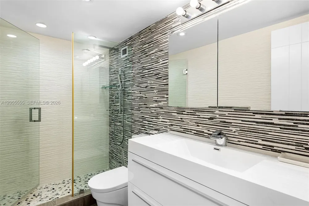 5151 Collins Ave #1420 Miami Beach, FL 33140