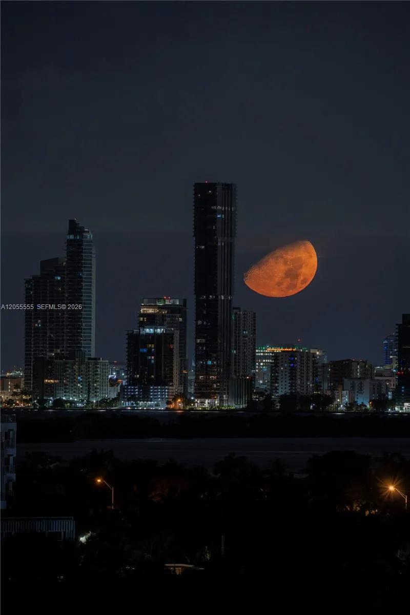 5151 Collins Ave #1420 Miami Beach, FL 33140