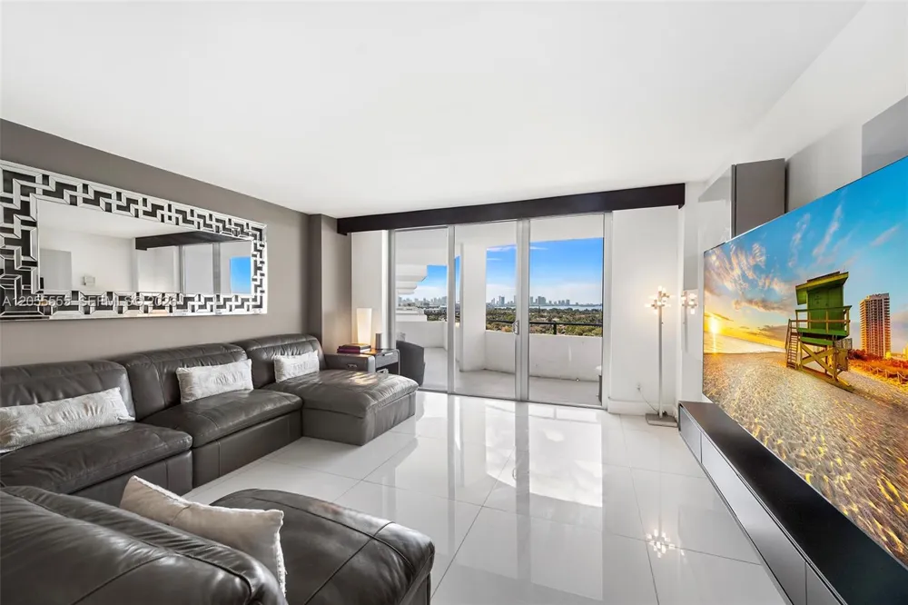 5151 Collins Ave #1420 Miami Beach, FL 33140