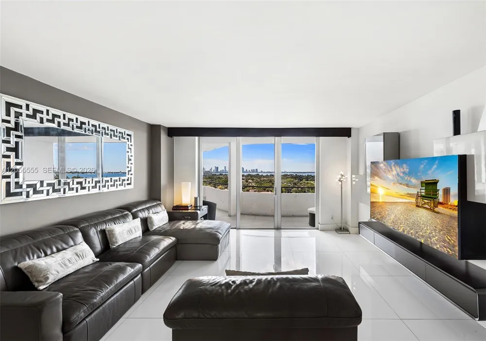 5151 Collins Ave #1420 Miami Beach, FL 33140