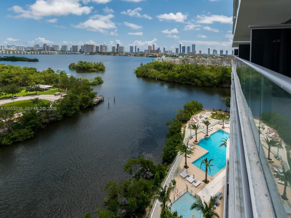 16385 Biscayne Blvd #1103 North Miami Beach, FL 33160
