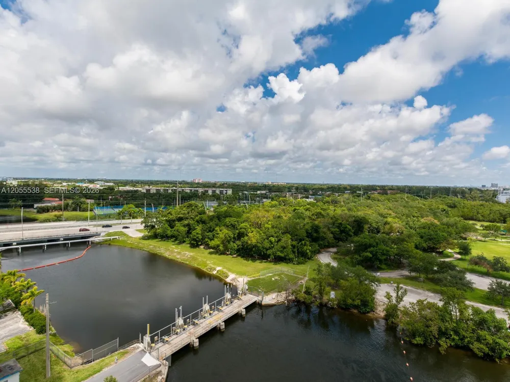 16385 Biscayne Blvd #1103 North Miami Beach, FL 33160