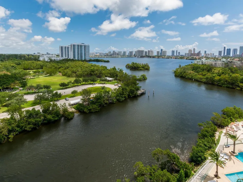 16385 Biscayne Blvd #1103 North Miami Beach, FL 33160