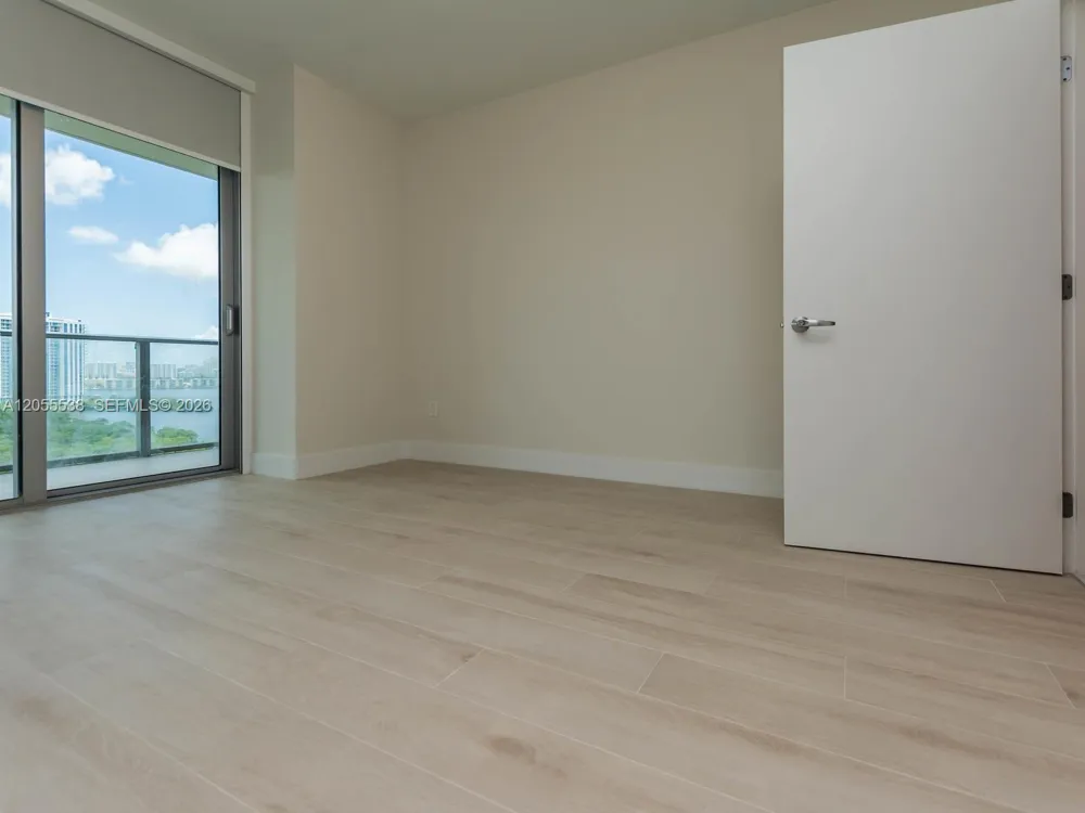16385 Biscayne Blvd #1103 North Miami Beach, FL 33160