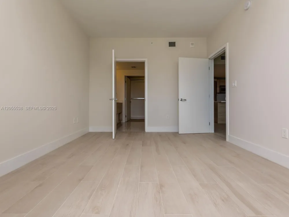 16385 Biscayne Blvd #1103 North Miami Beach, FL 33160