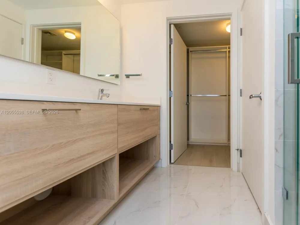 16385 Biscayne Blvd #1103 North Miami Beach, FL 33160
