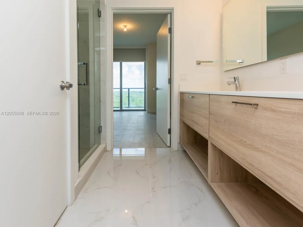 16385 Biscayne Blvd #1103 North Miami Beach, FL 33160