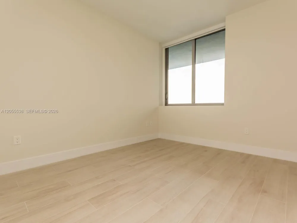 16385 Biscayne Blvd #1103 North Miami Beach, FL 33160