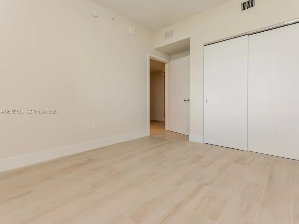 16385 Biscayne Blvd #1103 North Miami Beach, FL 33160