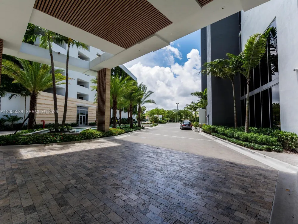 16385 Biscayne Blvd #1103 North Miami Beach, FL 33160
