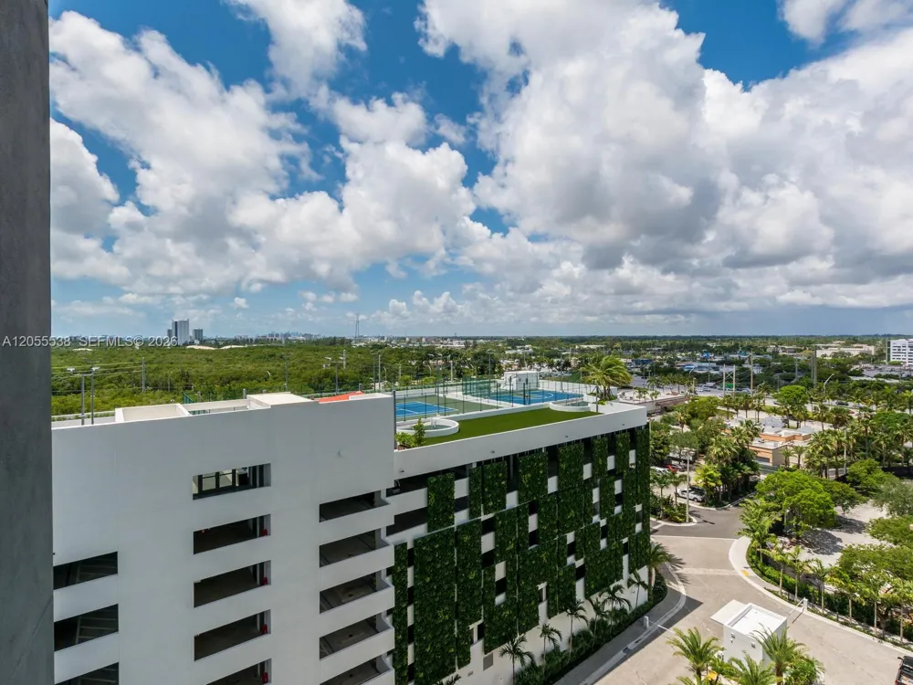 16385 Biscayne Blvd #1103 North Miami Beach, FL 33160