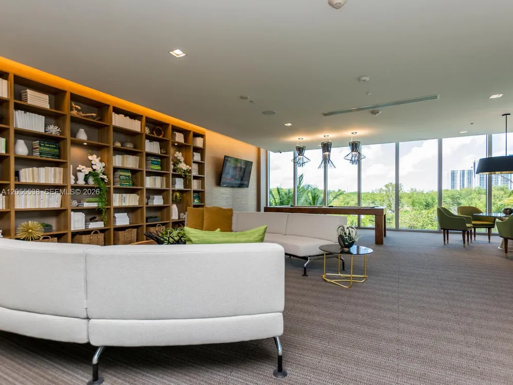 16385 Biscayne Blvd #1103 North Miami Beach, FL 33160