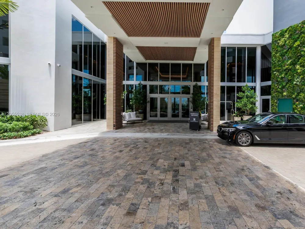16385 Biscayne Blvd #1103 North Miami Beach, FL 33160