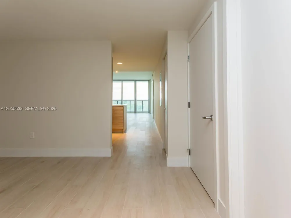 16385 Biscayne Blvd #1103 North Miami Beach, FL 33160