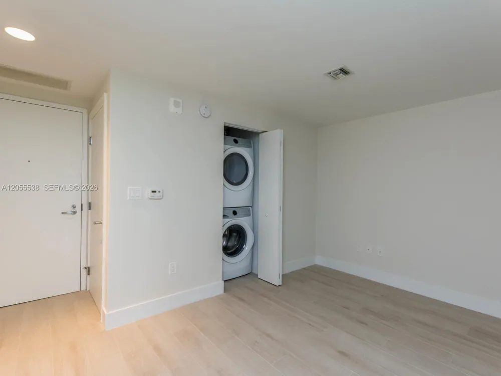 16385 Biscayne Blvd #1103 North Miami Beach, FL 33160