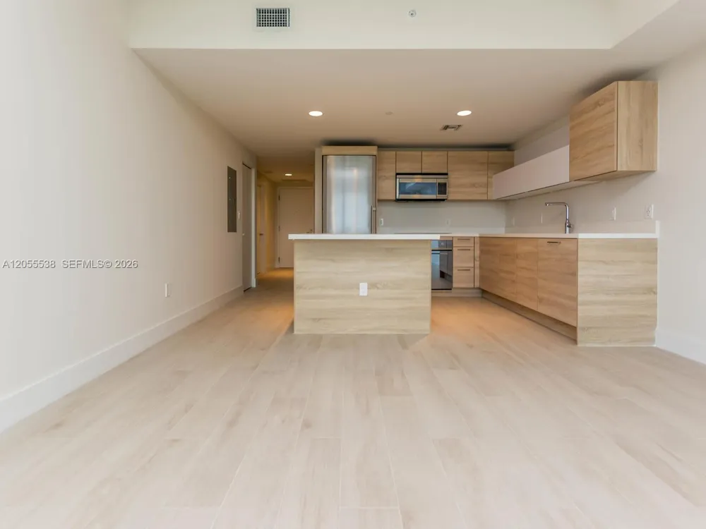 16385 Biscayne Blvd #1103 North Miami Beach, FL 33160