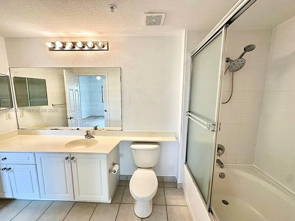2807 Veronia Dr #301 Palm Beach Gardens, FL 33410