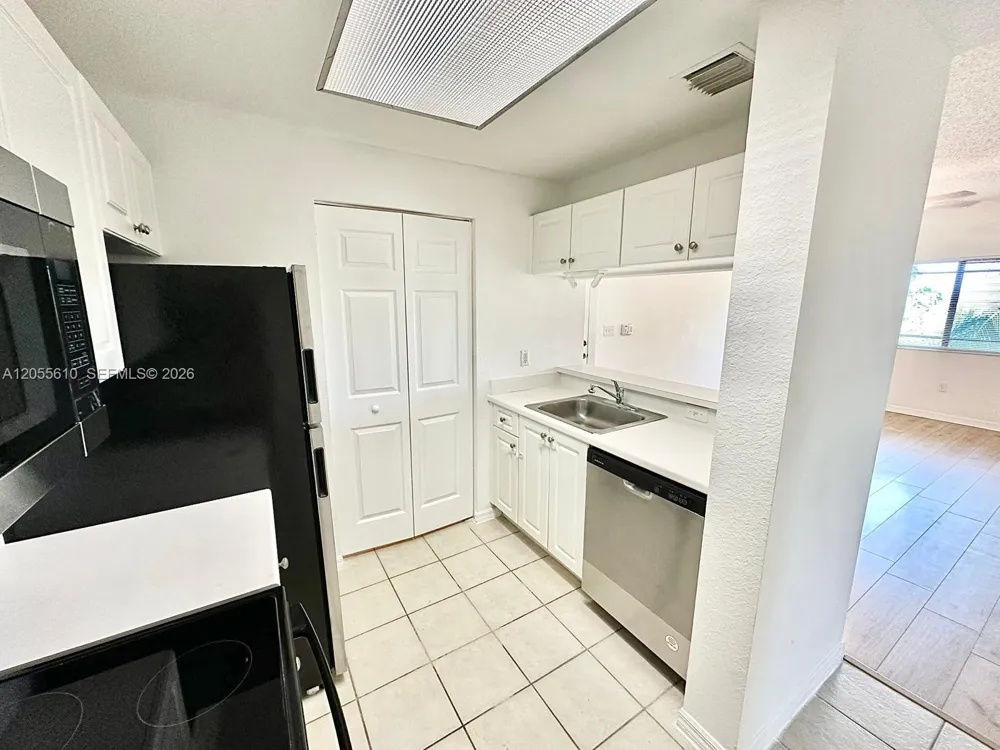 2807 Veronia Dr #301 Palm Beach Gardens, FL 33410