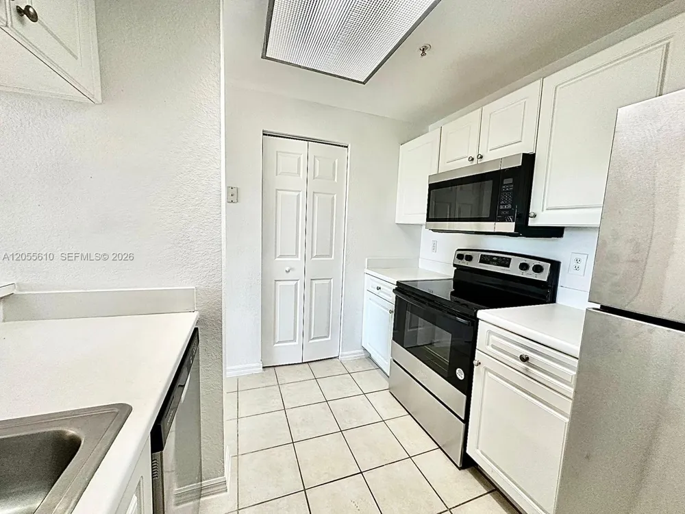 2807 Veronia Dr #301 Palm Beach Gardens, FL 33410
