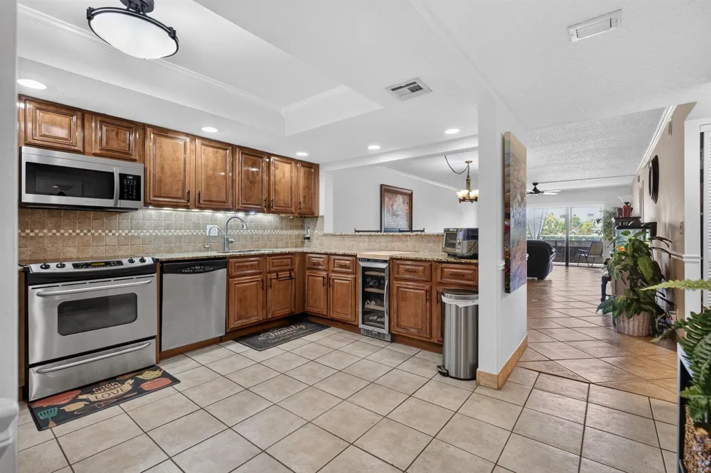 1036 US Highway 1 #121 North Palm Beach, FL 33408