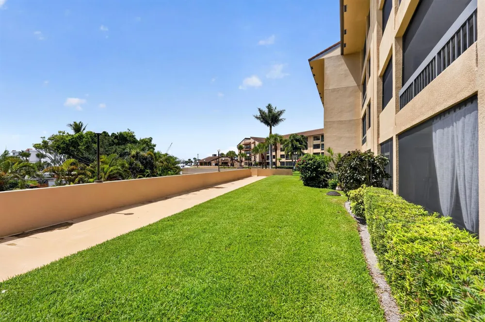 1036 US Highway 1 #121 North Palm Beach, FL 33408