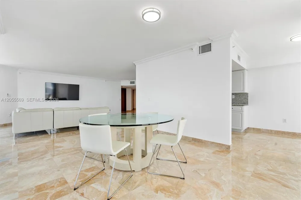 16711 Collins Ave #1207 Sunny Isles Beach, FL 33160